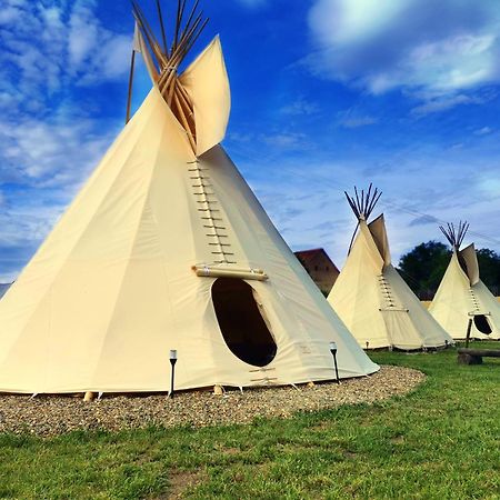 Отель Teepee Camp Lounky Chodouny Экстерьер фото