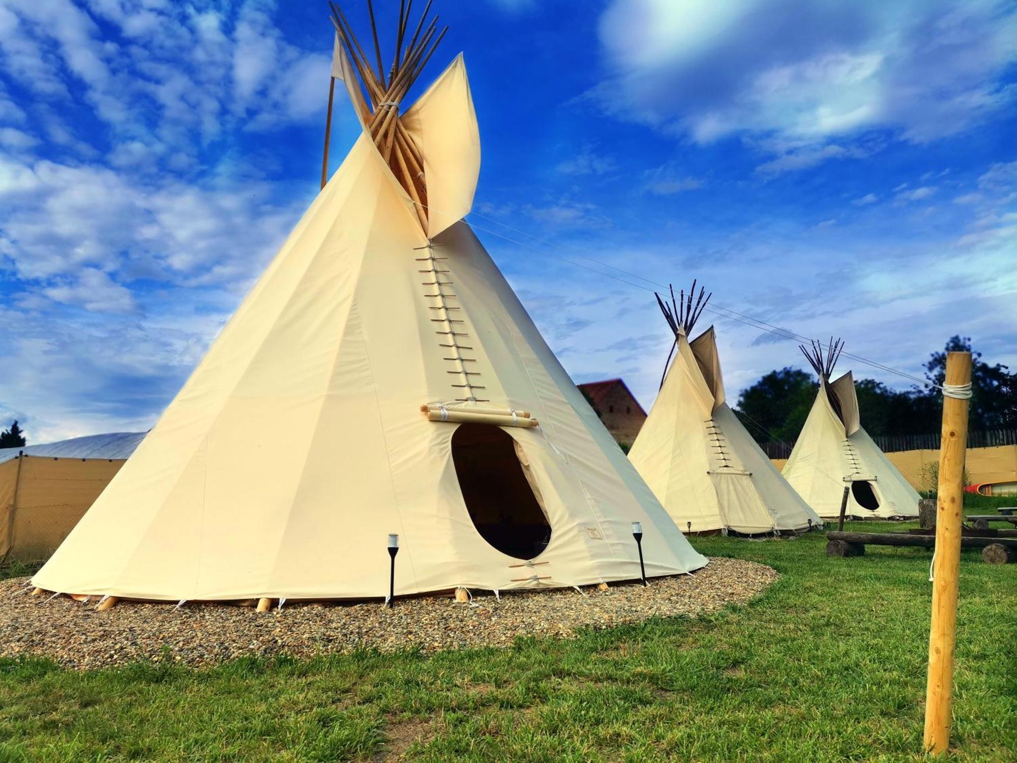 Отель Teepee Camp Lounky Chodouny Экстерьер фото